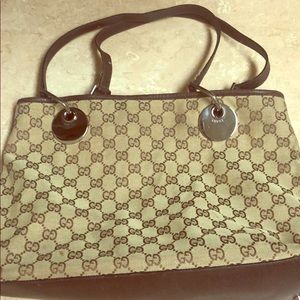 Gucci purse and wallet